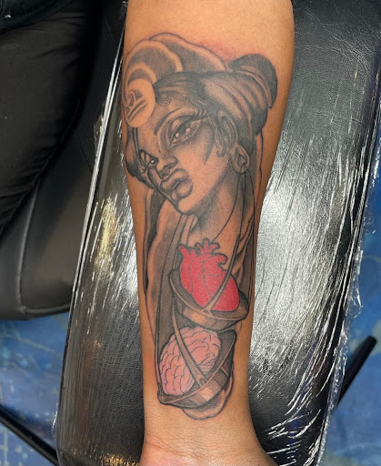 Tattoo Shop «Blue Horseshoe Tattoo», reviews and photos, 5200 George Washington Hwy # B, Portsmouth, VA 23702, USA