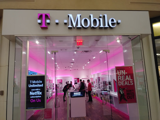 Cell Phone Store «T-Mobile», reviews and photos, 254 Northtown Dr NE, Blaine, MN 55434, USA