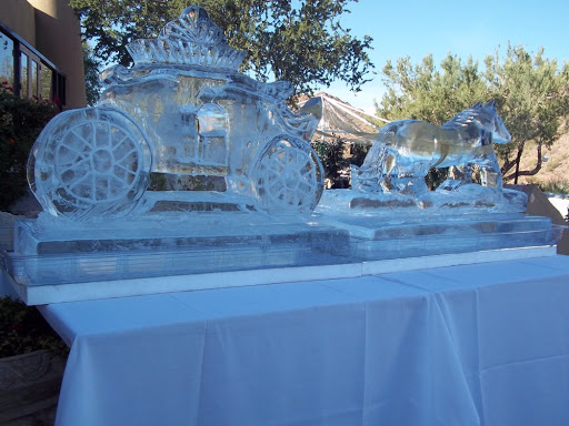 Custom Craft Ice Sculpturing