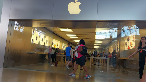 Computer Store «Apple Columbia», reviews and photos, 10300 Little Patuxent Pkwy, Columbia, MD 21044, USA