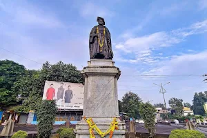Rajarshi Shahu Maharaj Statue image