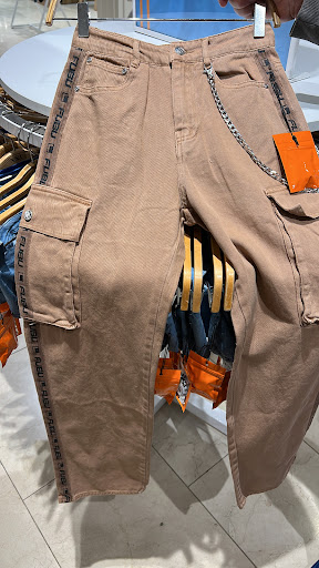 Clothing Store «Forever 21», reviews and photos, 651 Kapkowski Rd, Elizabeth, NJ 07201, USA