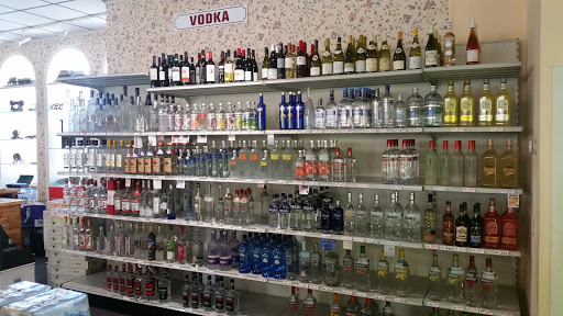 Liquor Store «Darien Discount Wines and Spirits», reviews and photos, 353 Post Rd, Darien, CT 06820, USA