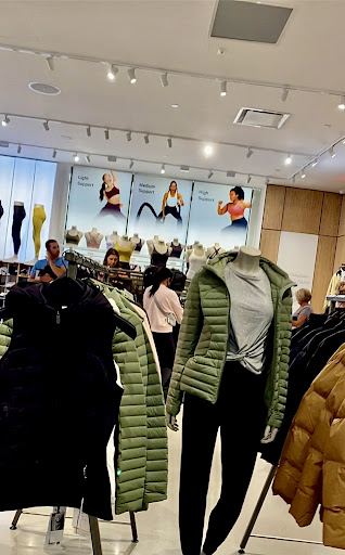 Sportswear Store «lululemon», reviews and photos, 8702 Keystone Crossing #21, Indianapolis, IN 46240, USA