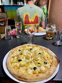 Plats et boissons du Pizzeria Pizza Gadiamb à Saint-Pierre - n°17