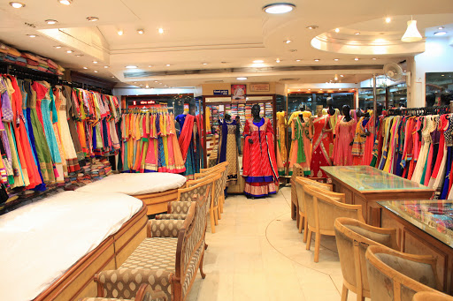 Nikhaar Designers | Bandhani Saree | Bandhani Dress | Nikhaar in Jaipur