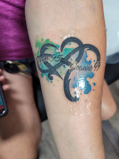 Tattoo Shop «Blackhouse Ink Tattoos», reviews and photos, 691 E 185th St, Cleveland, OH 44119, USA