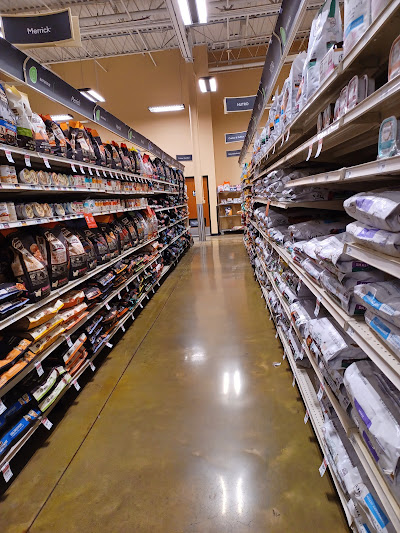 Came here to PU order online, asked lady she answered me but I could feel that she had some issues that night with her