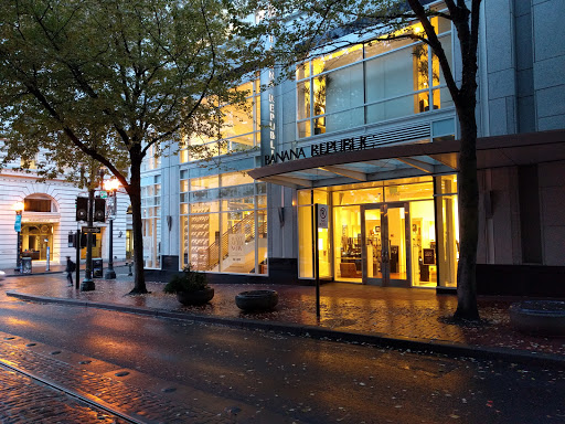 Clothing Store «Banana Republic», reviews and photos, 710 SW Yamhill St, Portland, OR 97205, USA