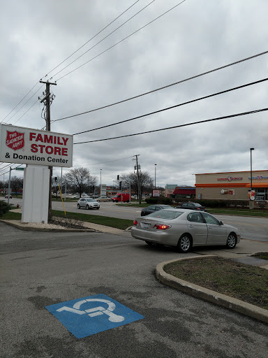 Thrift Store «The Salvation Army Family Store & Donation Center», reviews and photos, 1035 E Rand Rd, Arlington Heights, IL 60004, USA