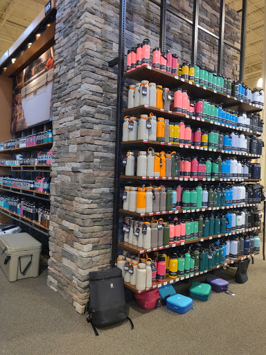 Outdoor Sports Store «Field & Stream», reviews and photos, 1510 Polaris Pkwy B, Columbus, OH 43240, USA