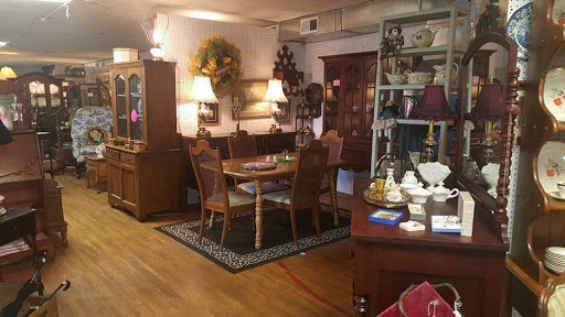 Antique Furniture Store «Useful Things Antiques & Collectibles Store», reviews and photos, 11 Crenshaw Ln, Coxs Creek, KY 40013, USA