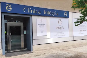 Clínica Intēgria. Injerto Capilar y Medicina Estética en Granada image