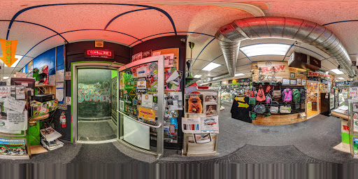 Tobacco Shop «Knuckleheads Tobacco & Gifts», reviews and photos, 550 State St, Madison, WI 53703, USA