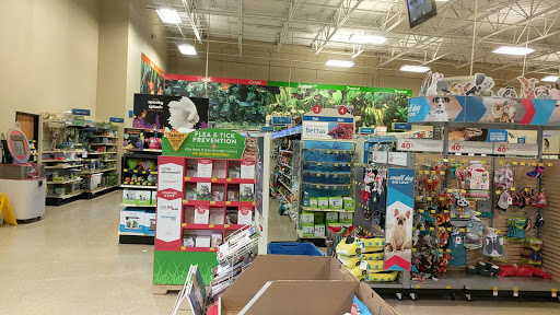 Pet Supply Store «PetSmart», reviews and photos, 400 Mill Creek Dr, Secaucus, NJ 07094, USA