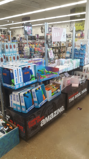 Variety Store «Five Below», reviews and photos, 3269 Donnell Dr, District Heights, MD 20747, USA