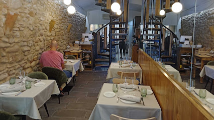Restaurant Casa Urreta - Carrer de Santa Clara, 27, 17001 Girona, Spain