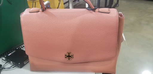 Department Store «Saks OFF 5TH», reviews and photos, 1650 Premium Outlet Blvd #1600, Aurora, IL 60502, USA