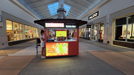 Shopping Mall «Orlando Vineland Premium Outlets», reviews and photos, 8200 Vineland Ave, Orlando, FL 32821, USA