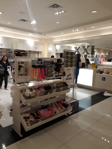 Clothing Store «F21 XXI», reviews and photos, 112 Plaza Dr, West Covina, CA 91790, USA