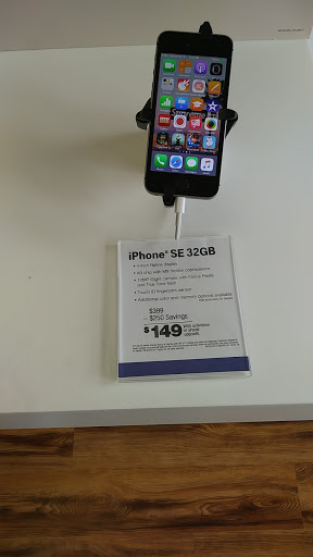 Cell Phone Store «MetroPCS Authorized Dealer», reviews and photos, 1516 Woodlane Dr, Woodbury, MN 55125, USA