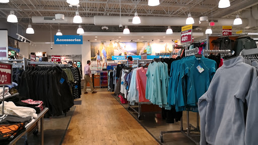 Sportswear Store «Columbia Sportswear Outlet Store at Premium Outlets», reviews and photos, 1650 Premium Outlet Blvd #1450, Aurora, IL 60502, USA