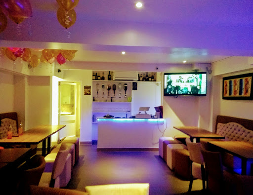 Dudu bar Nigerian Restaurant and Lounge