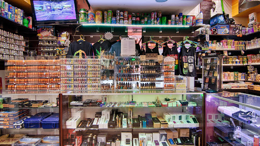 Tobacco Shop «Brickell Smoke Shop», reviews and photos, 13 SW 7th St, Miami, FL 33130, USA
