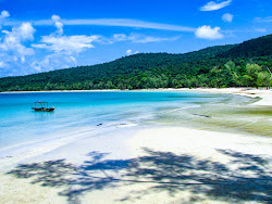 Clear Water Bay'in fotoğrafı uçurumlarla desteklenmiş