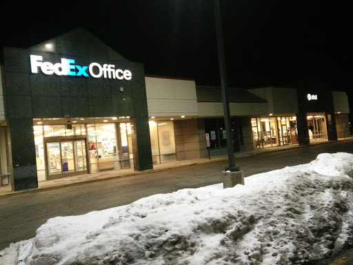 Print Shop «FedEx Office Print & Ship Center», reviews and photos, 830 75th St, Willowbrook, IL 60527, USA