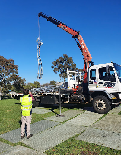 Speedy Crane Trucks