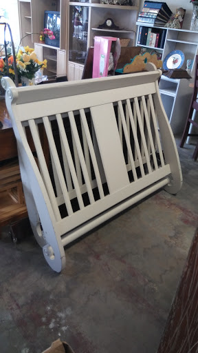 Home Goods Store «Paws & Claws Thrift Store», reviews and photos, 132 E Broad St, Groveland, FL 34736, USA