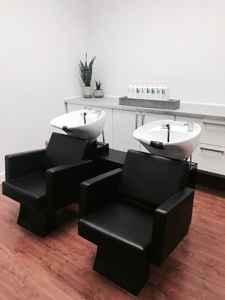 Nicole Lilles Salon & Color Lounge 94010