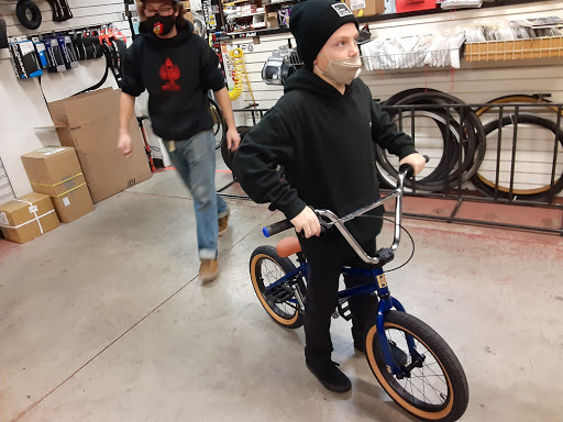 Bicycle Store «Gresham Bicycle Center», reviews and photos, 567 NE 8th St, Gresham, OR 97030, USA