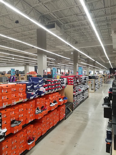 Shoe Store «Off Broadway Shoe Warehouse», reviews and photos, 2604 Sawgrass Mills Cir #1115, Sunrise, FL 33323, USA