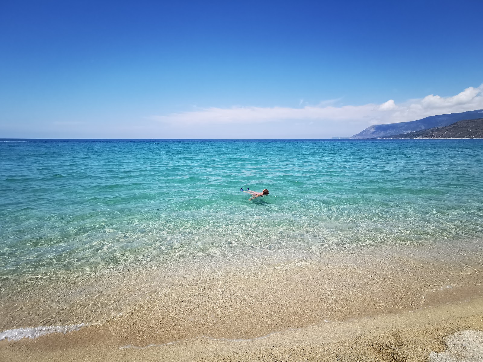 Fotografija Nicotera Marina beach II z modra voda površino