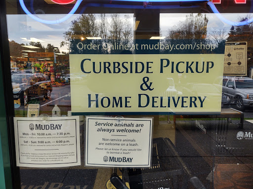 Pet Supply Store «Mud Bay», reviews and photos, 3 Monroe Pkwy, Lake Oswego, OR 97035, USA