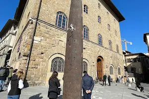 Monumental Sundial image