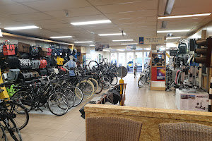 Bike Totaal Rijwiel en Scooterpalace Donker - Fietsenwinkel en fietsreparatie