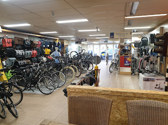 Bike Totaal Rijwiel en Scooterpalace Donker - Fietsenwinkel en fietsreparatie