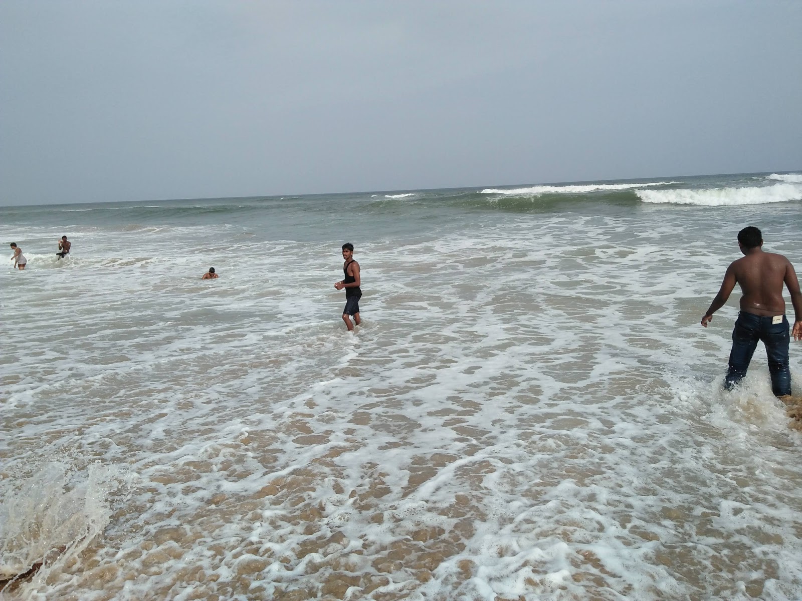 Foto di Thanthadi Beach sorretto da scogliere