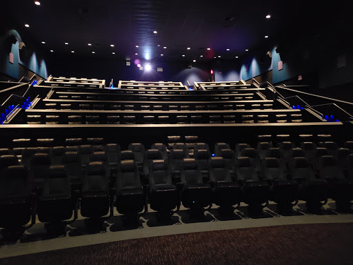 Movie Theater «Showcase Cinema de Lux Randolph», reviews and photos, 73 Mazzeo Dr, Randolph, MA 02368, USA