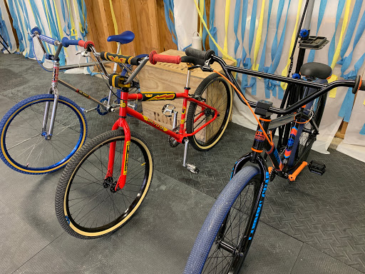 House of Wheels Inc, 814 W Main St, Owosso, MI 48867, USA, 