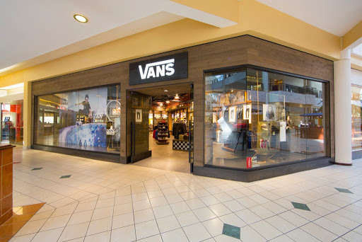 Shopping Mall «Willow Grove Park Mall», reviews and photos, 2500 W Moreland Rd, Willow Grove, PA 19090, USA