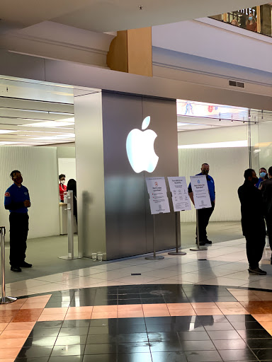 Computer Store «Apple Somerset», reviews and photos, 2800 W Big Beaver Rd, Troy, MI 48084, USA