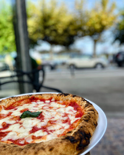 Al Lago Bistrò Pizzeria & Gelateria in Arona, Provincia di Novara