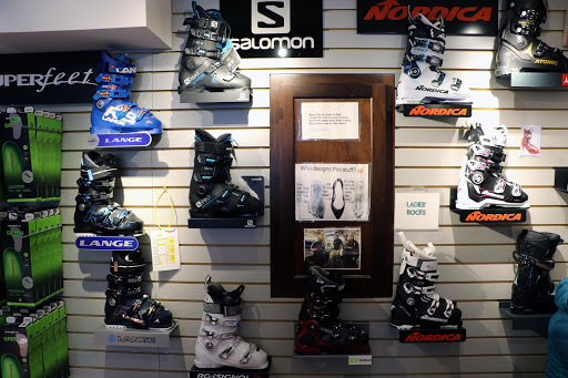 Ski Rental Service «Pinnacle Ski And Sports», reviews and photos, 3391 Mountain Rd, Stowe, VT 05672, USA