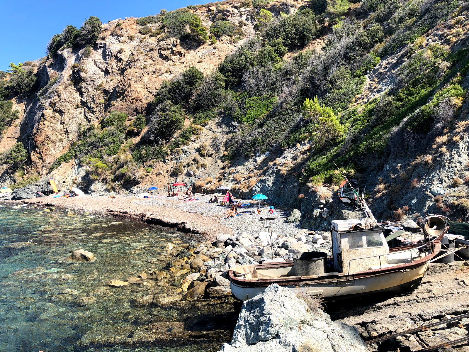 Foto van Spiaggia dell'Ogliera met kleine baai