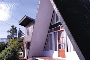 the Teras Kayu - family guest house ciwidey image