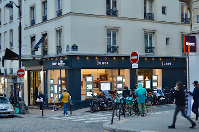 Junot Abbesses 18e à Paris
